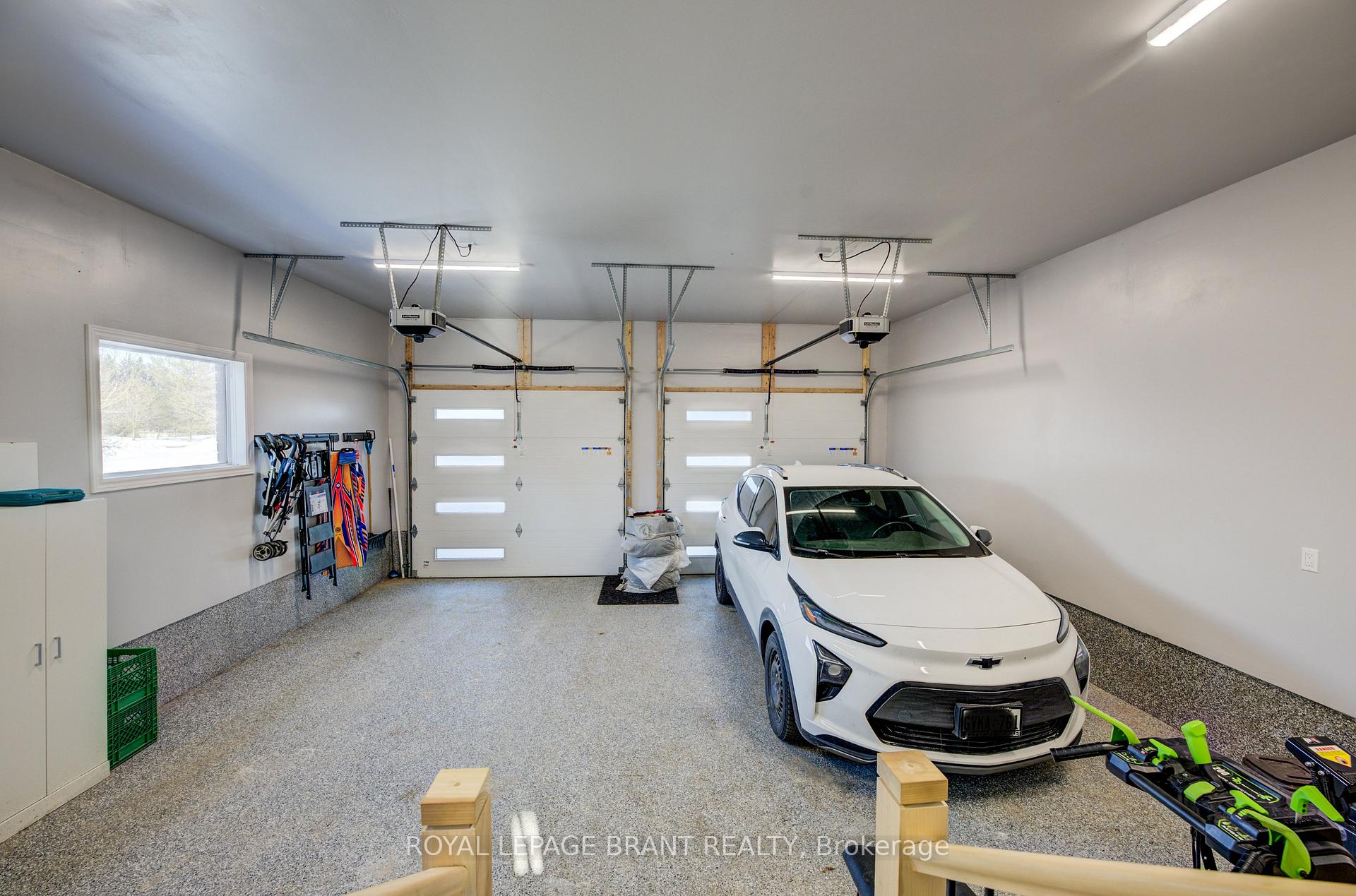 Photo 8 of 10 Oakwood Drive, North Dumfries — HOMEH