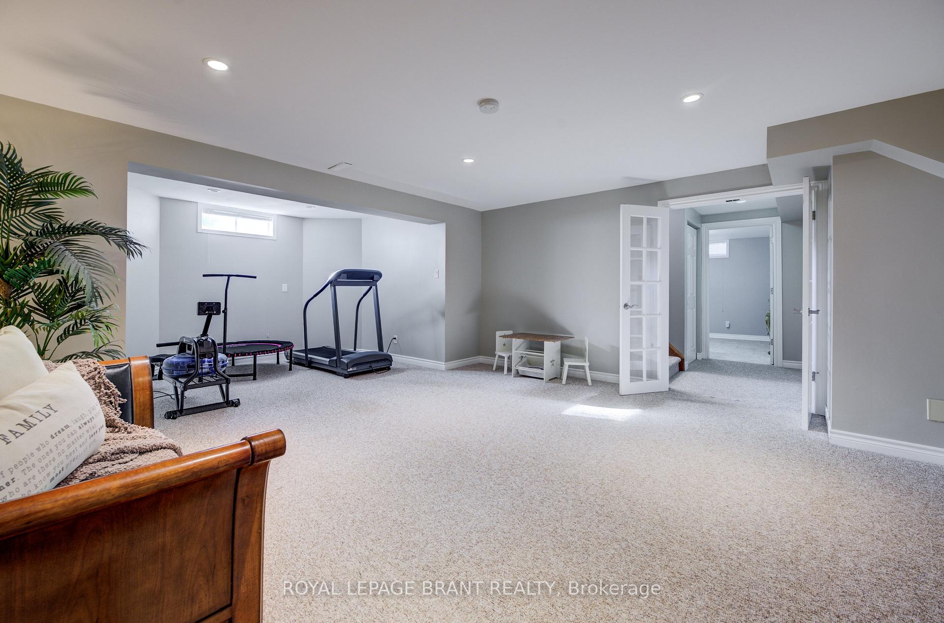 Photo 41 of 10 Oakwood Drive, North Dumfries — HOMEH