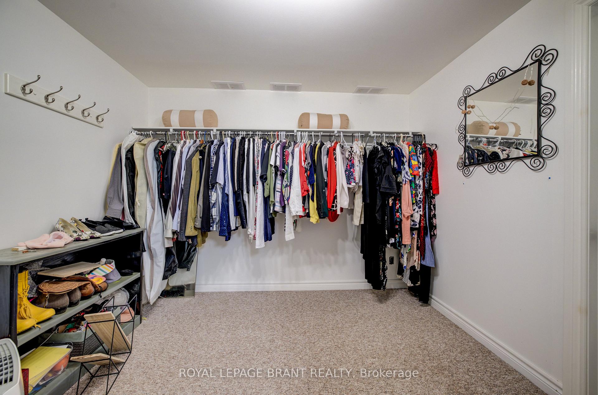 Photo 32 of 10 Oakwood Drive, North Dumfries — HOMEH