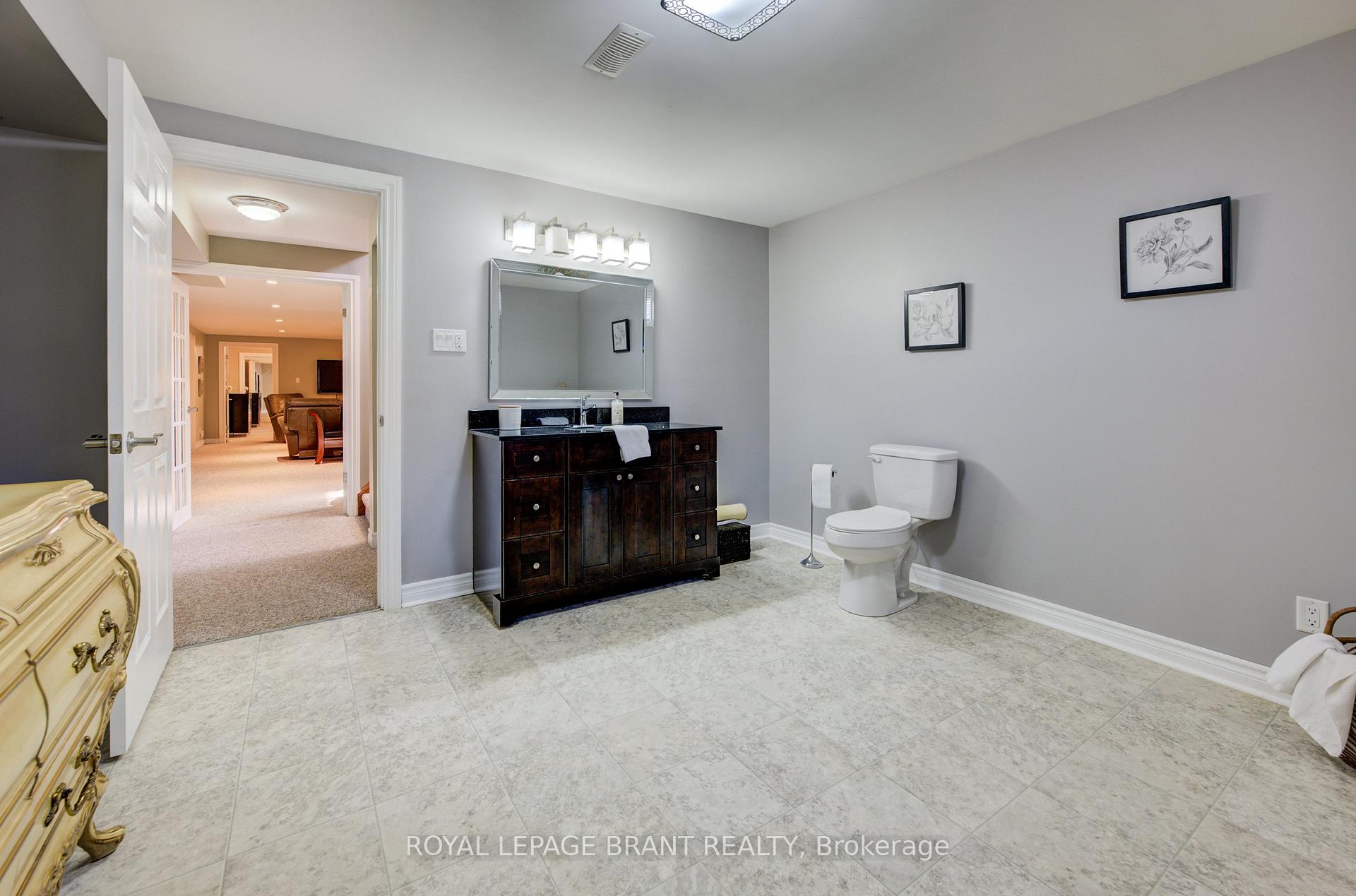 Photo 28 of 10 Oakwood Drive, North Dumfries — HOMEH