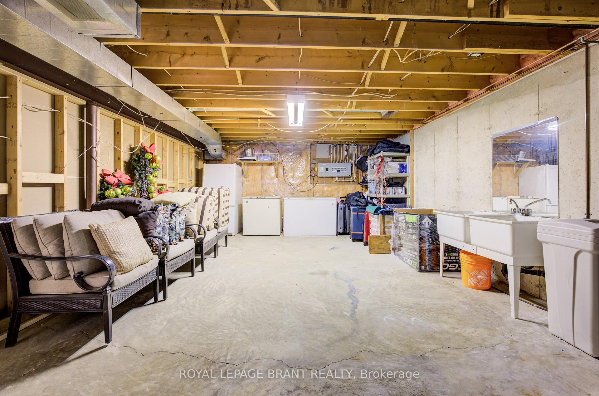 Photo 27 of 10 Oakwood Drive, North Dumfries — HOMEH