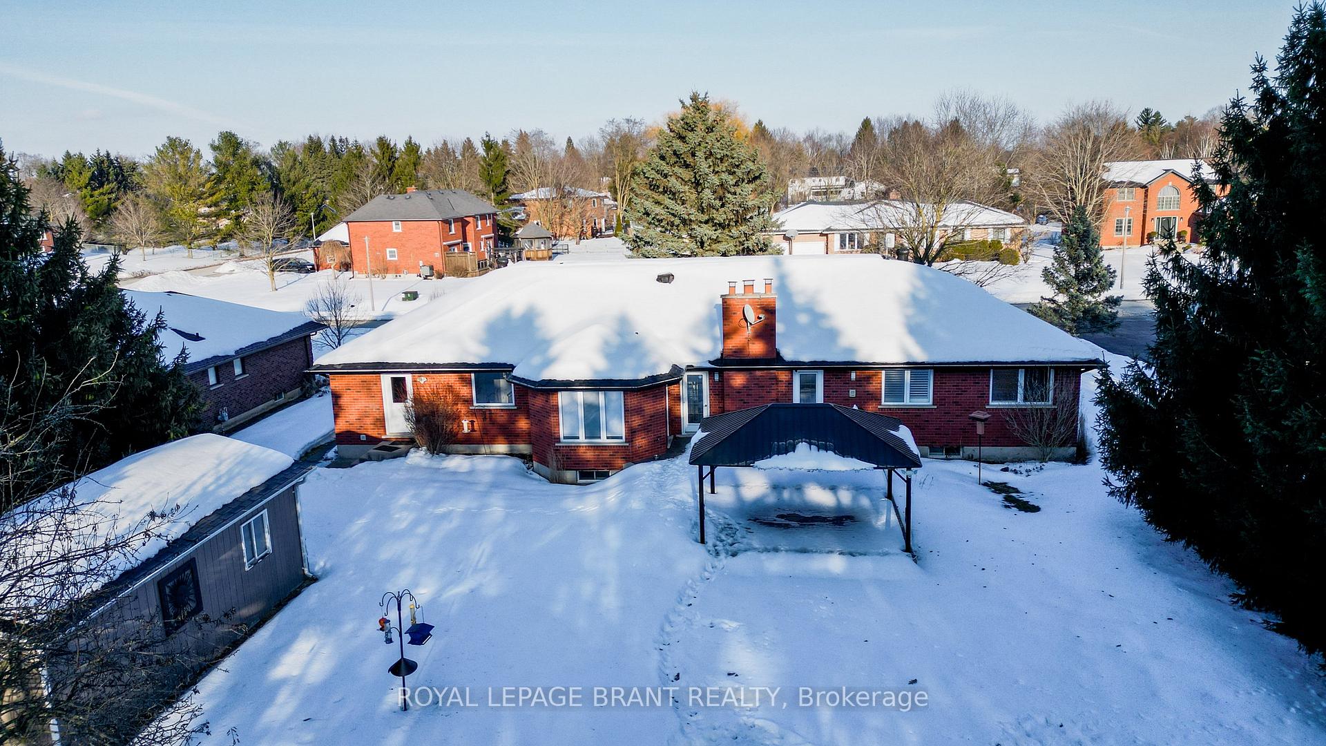 Photo 35 of 10 Oakwood Drive, North Dumfries — HOMEH