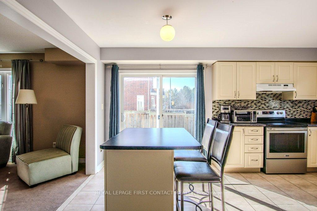 Photo 22 of 112 Diana Way, Barrie, Innis-Shore — HOMEH