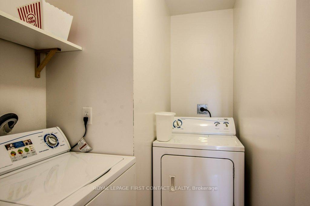 Photo 13 of 112 Diana Way, Barrie, Innis-Shore — HOMEH