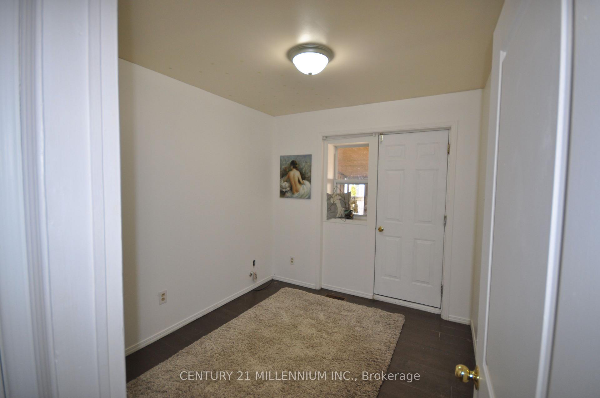 Photo 7 of 30 Corby Crescent, Brampton, Brampton South — HOMEH