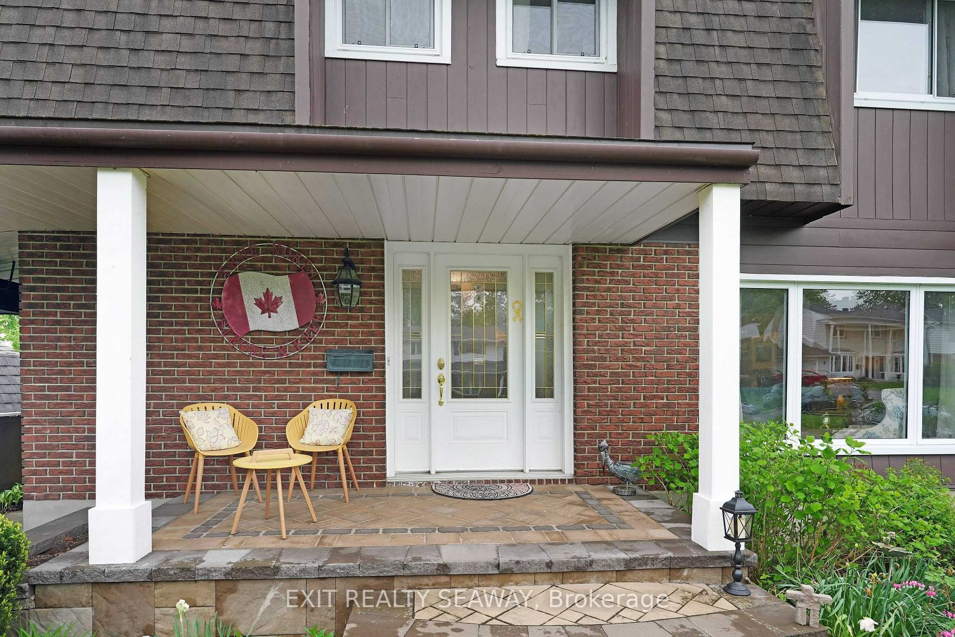 Photo 3 of 1620 Charles Street, Cornwall — HOMEH