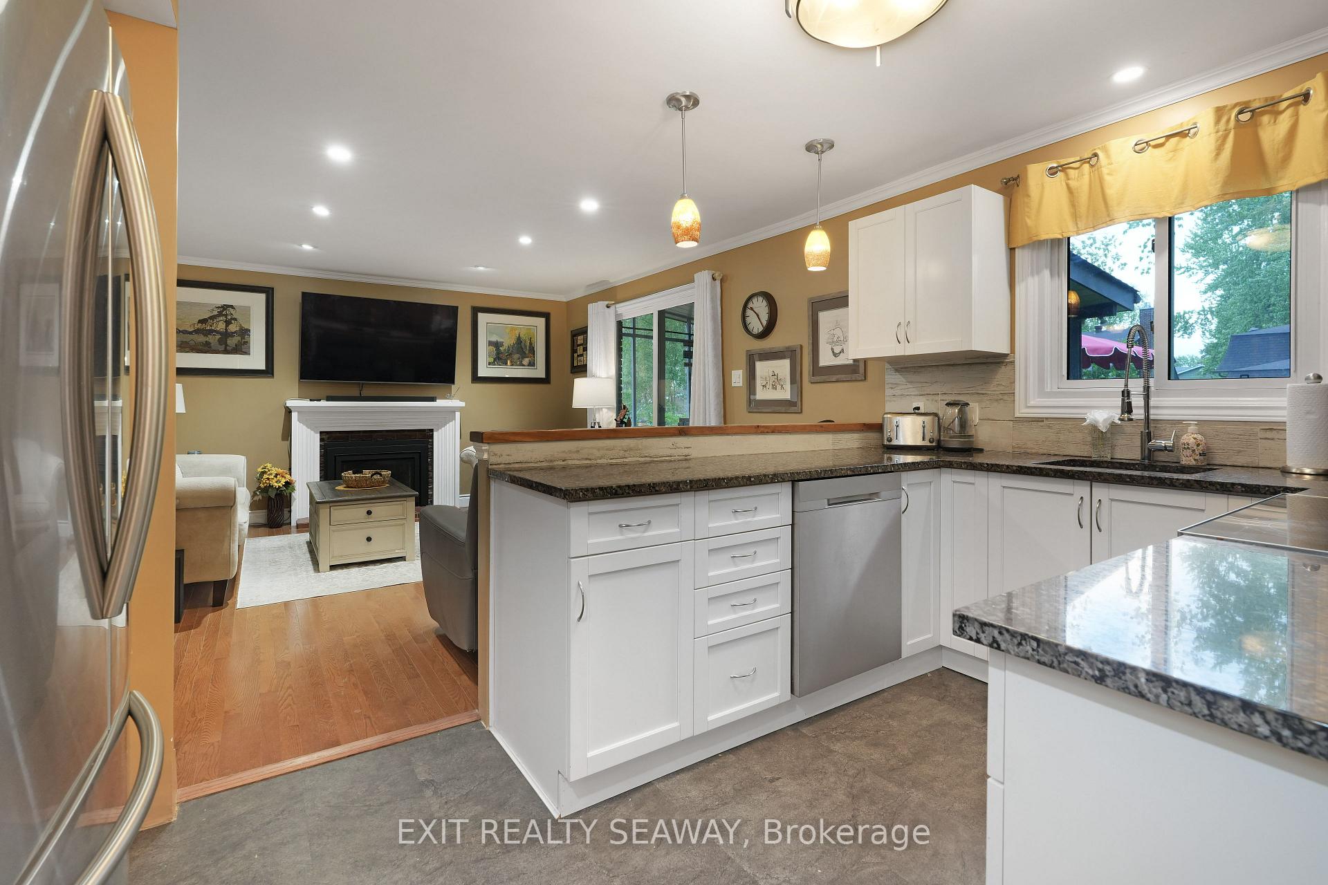 Photo 12 of 1620 Charles Street, Cornwall — HOMEH