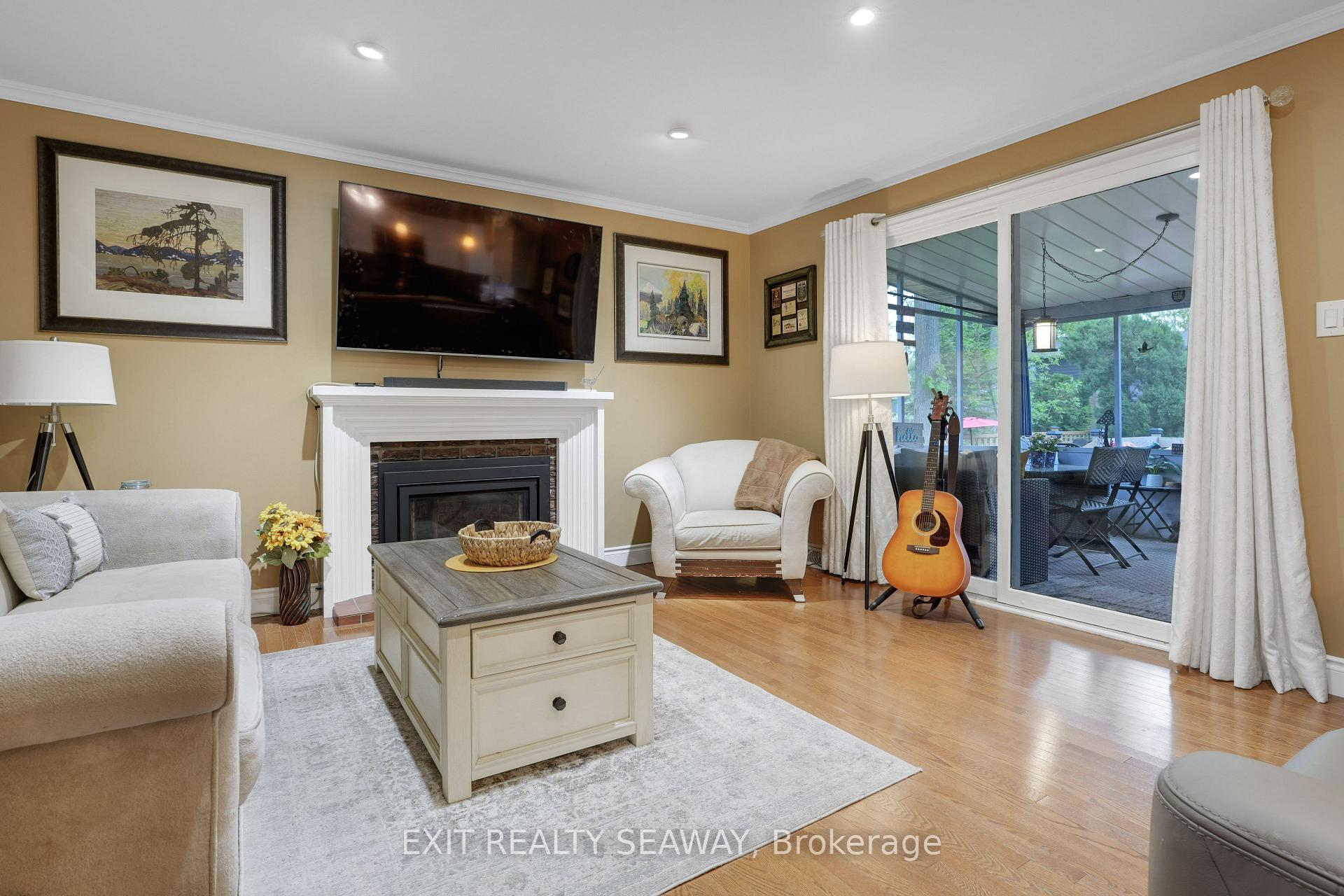 Photo 17 of 1620 Charles Street, Cornwall — HOMEH