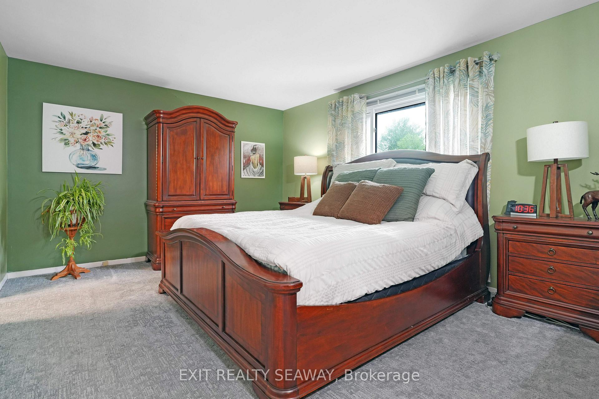 Photo 22 of 1620 Charles Street, Cornwall — HOMEH