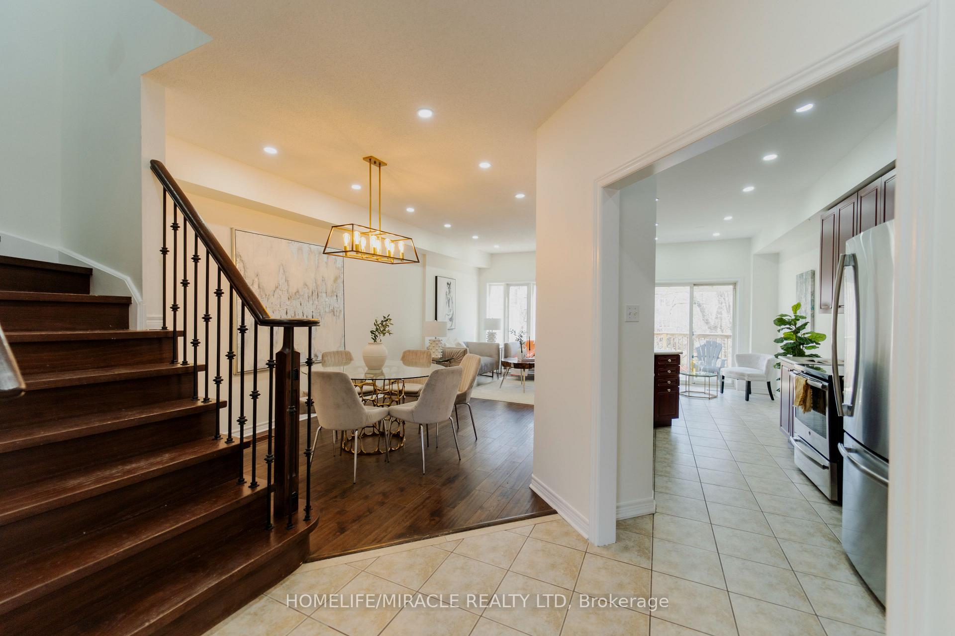 Photo 2 of 7 Taft Place, Clarington, Bowmanville — HOMEH