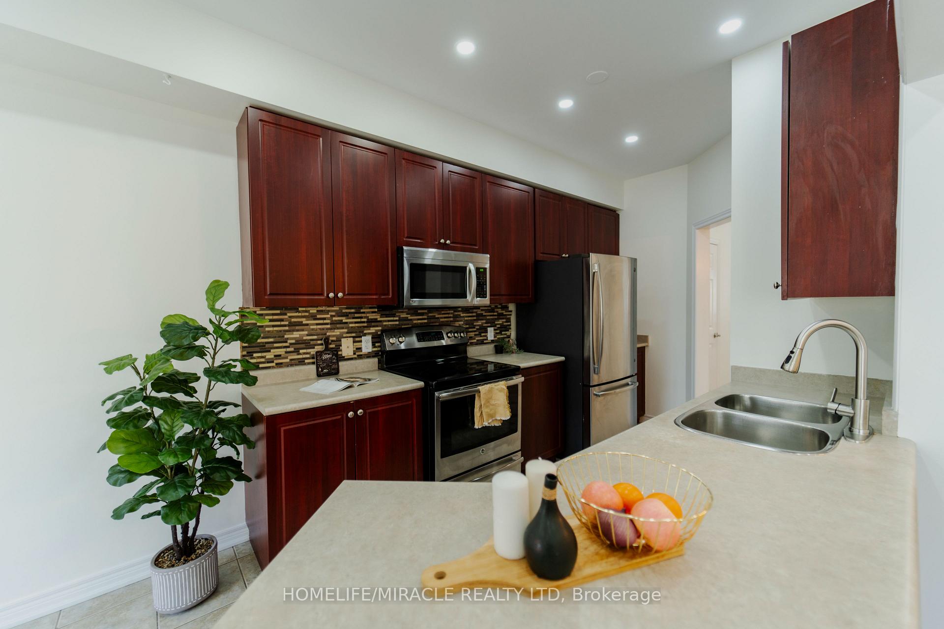 Photo 15 of 7 Taft Place, Clarington, Bowmanville — HOMEH