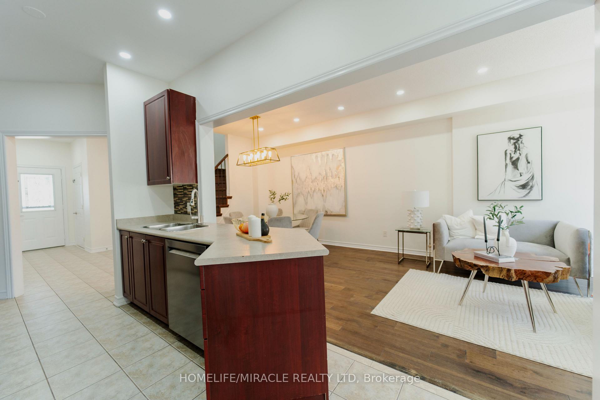 Photo 8 of 7 Taft Place, Clarington, Bowmanville — HOMEH