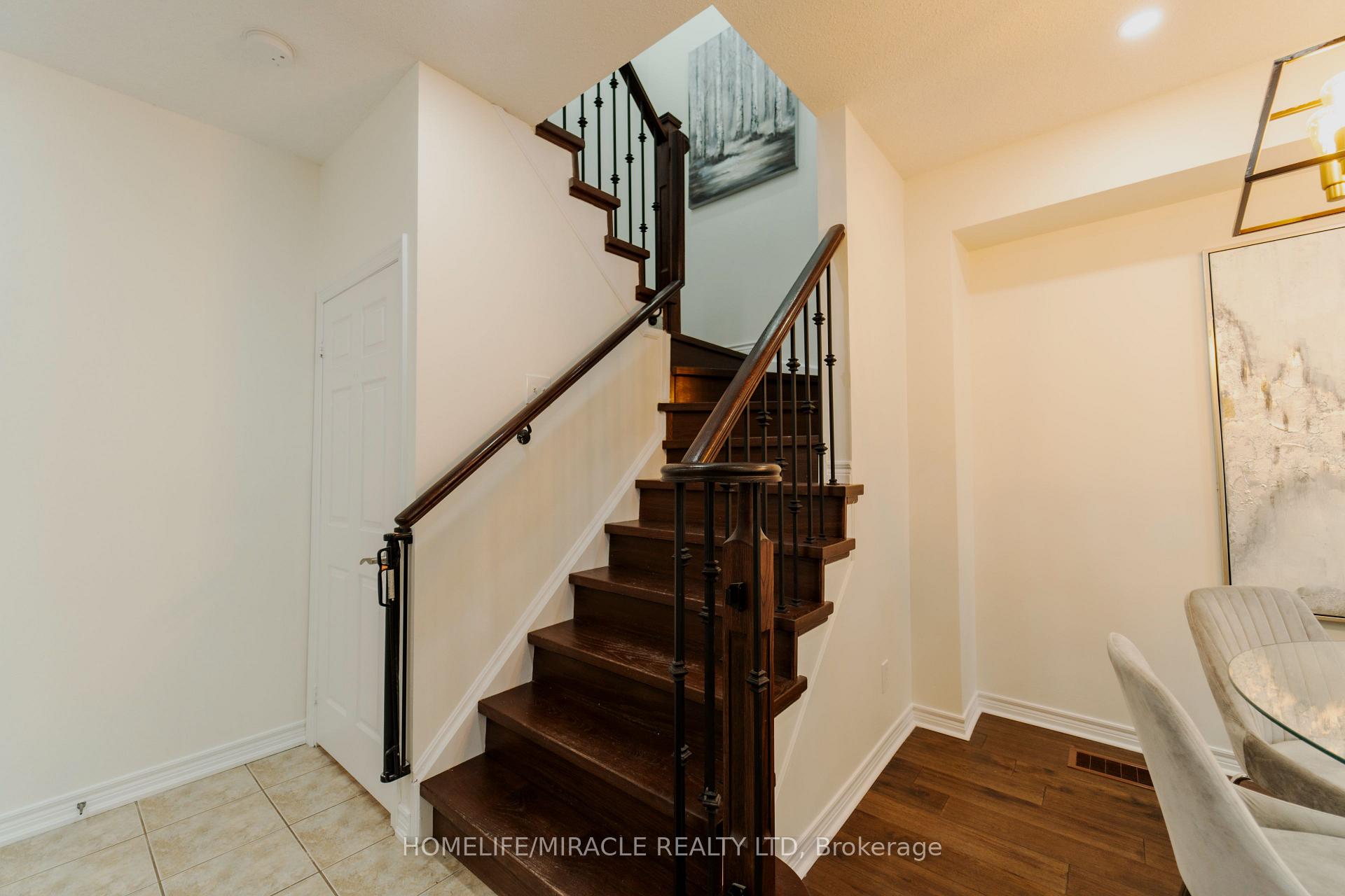 Photo 11 of 7 Taft Place, Clarington, Bowmanville — HOMEH