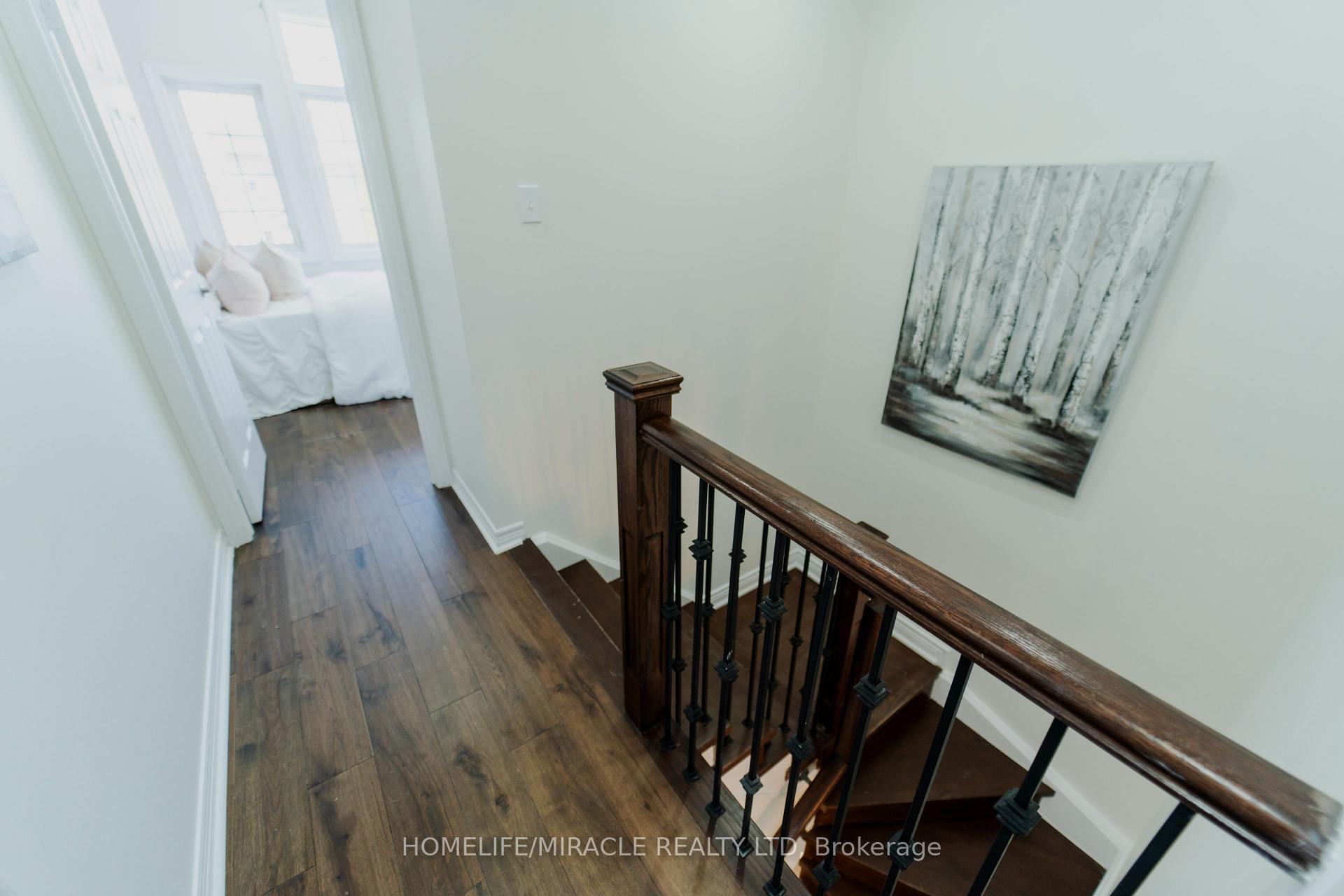 Photo 3 of 7 Taft Place, Clarington, Bowmanville — HOMEH