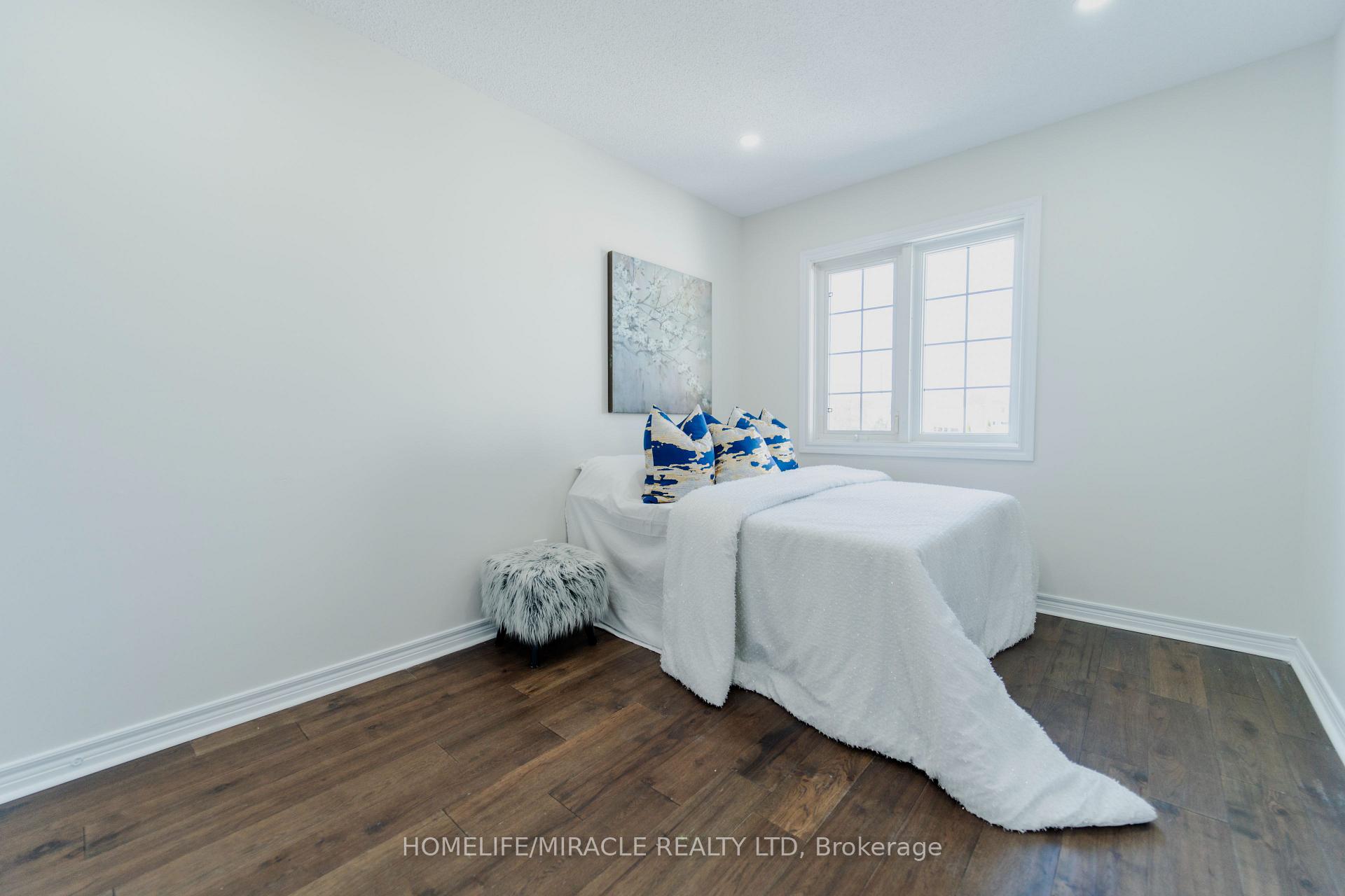 Photo 5 of 7 Taft Place, Clarington, Bowmanville — HOMEH