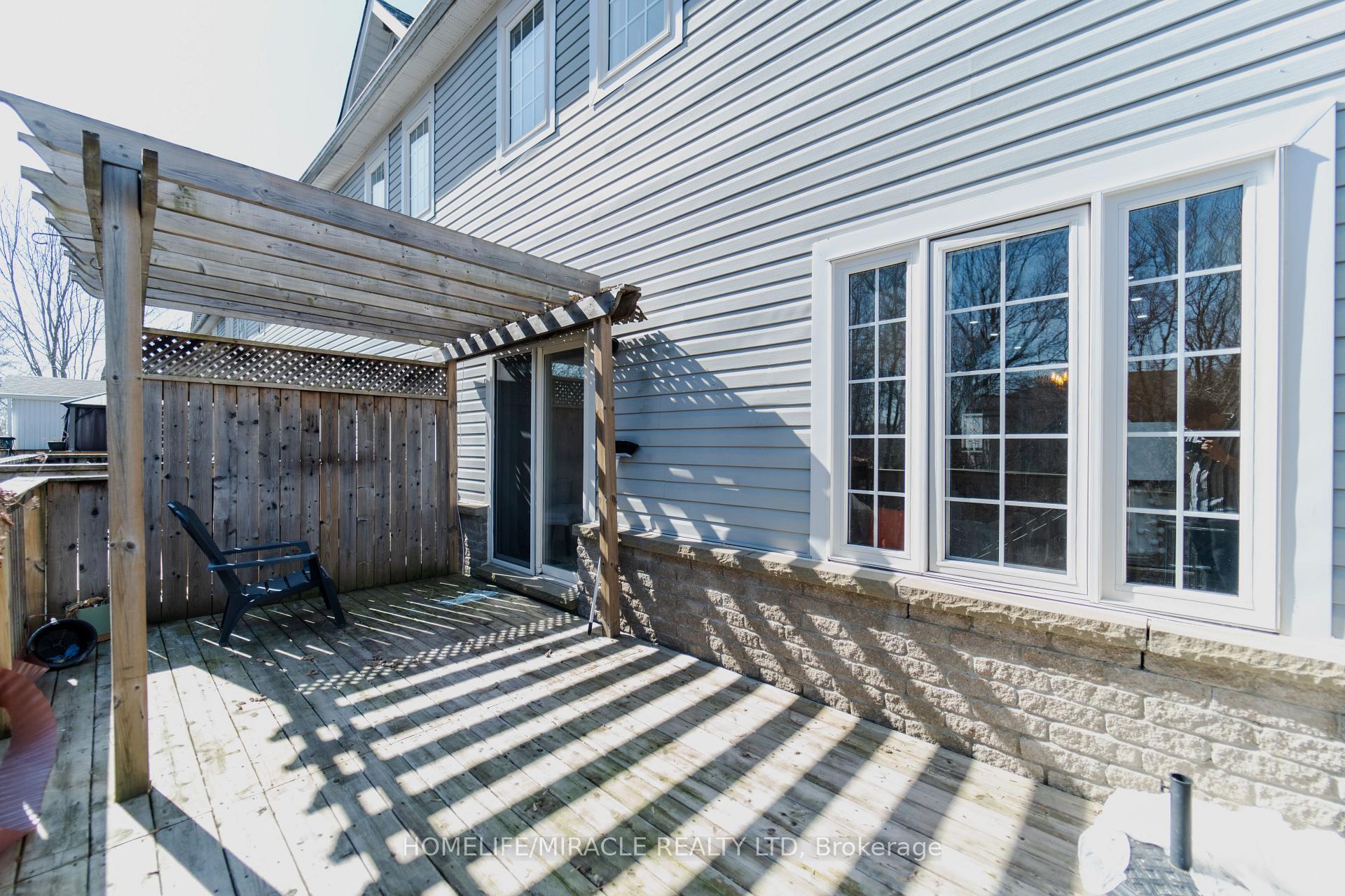 Photo 9 of 7 Taft Place, Clarington, Bowmanville — HOMEH