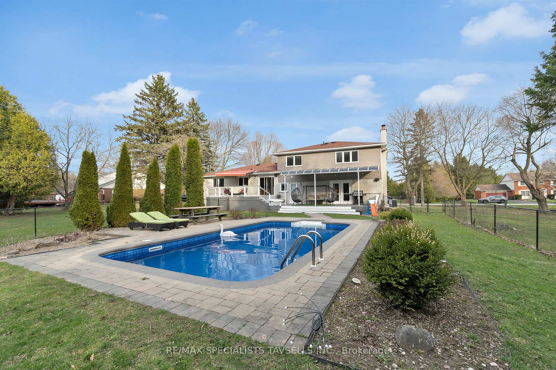 Front of 1677 Vaughan Drive