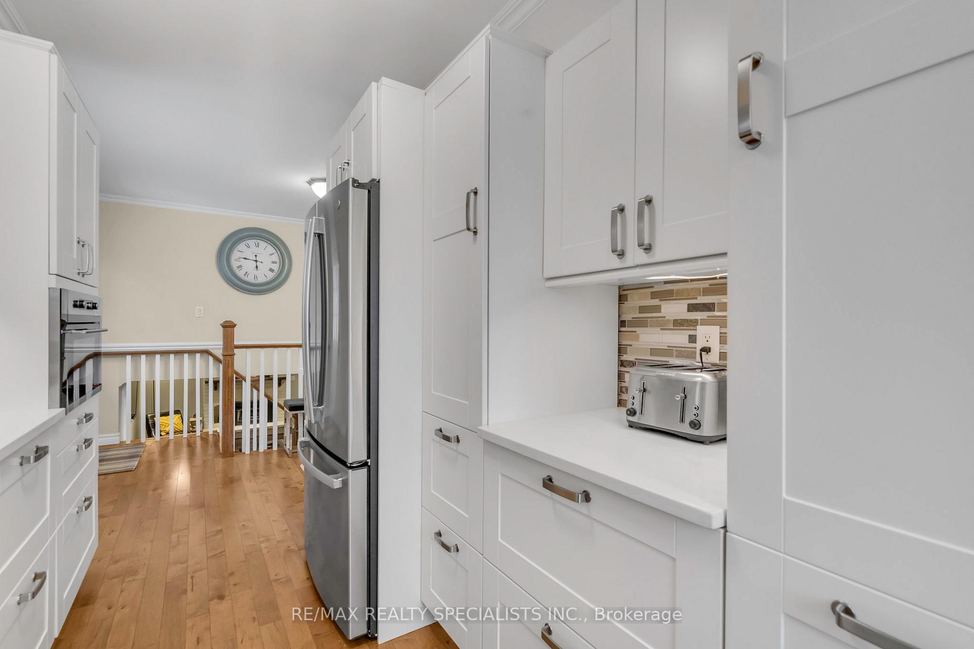Photo 2 of 63 Lockton Crescent, Brampton, Brampton East — HOMEH