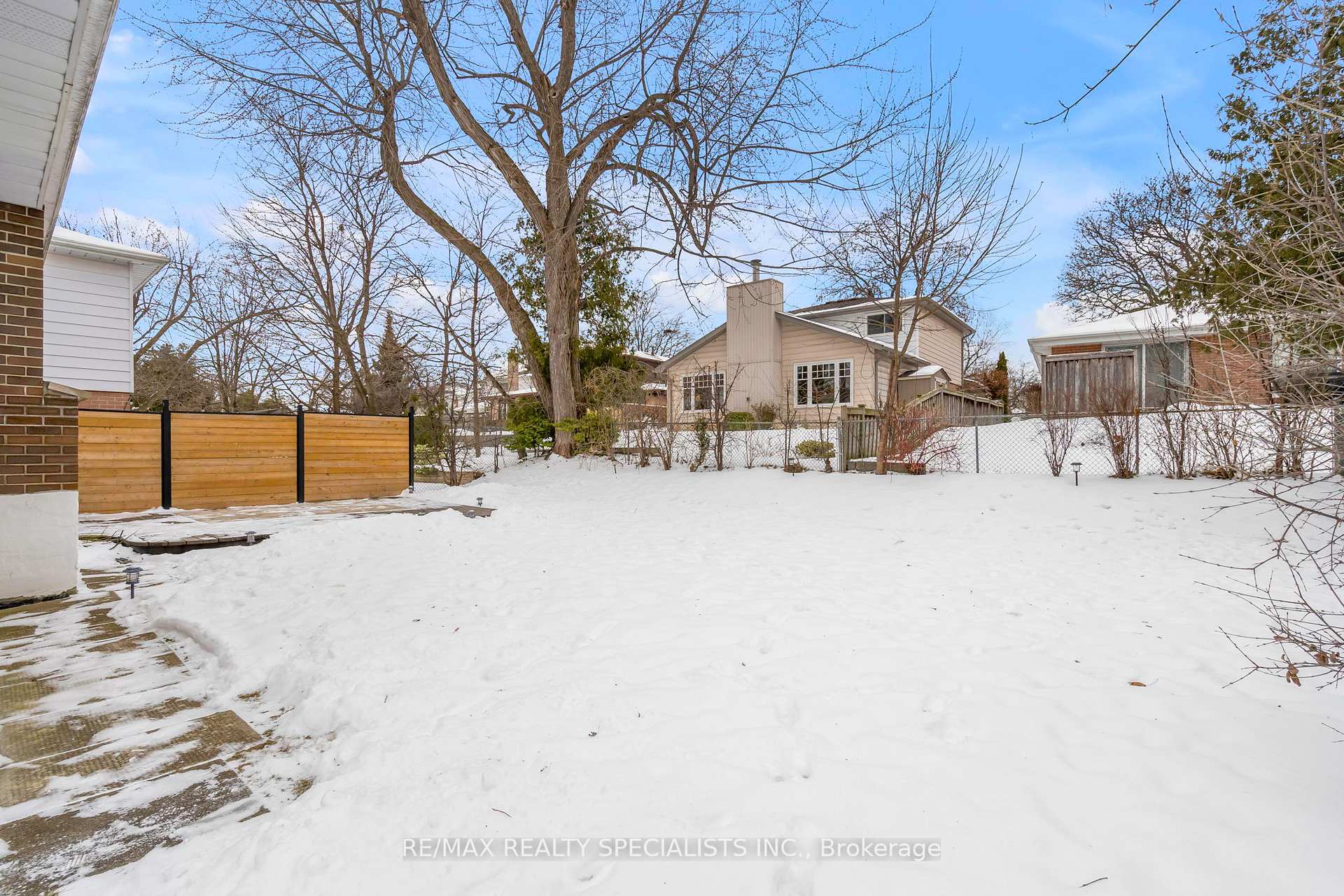 Photo 33 of 63 Lockton Crescent, Brampton, Brampton East — HOMEH