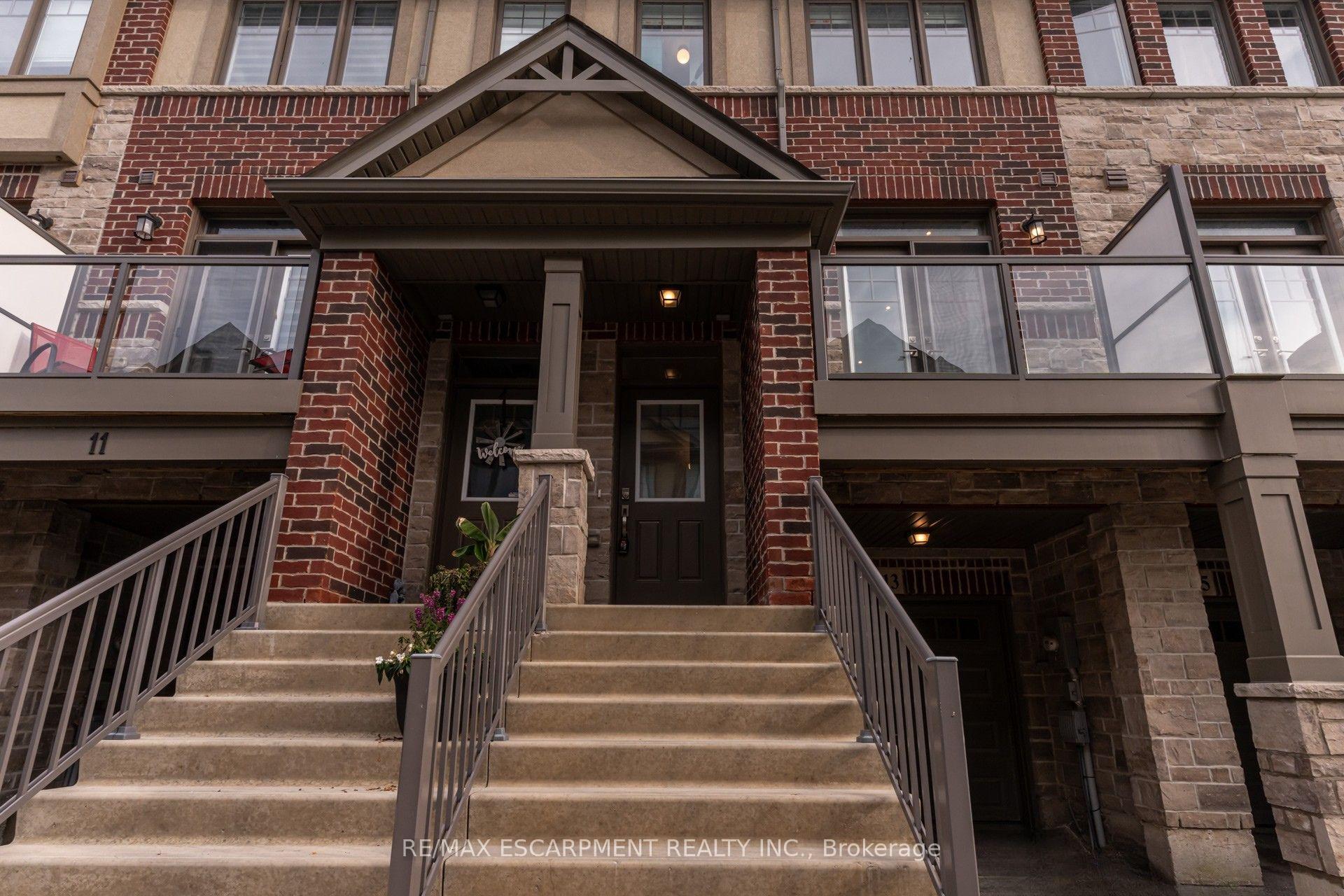 Photo 4 of 13 Pringle Lane, Hamilton, Ancaster — HOMEH