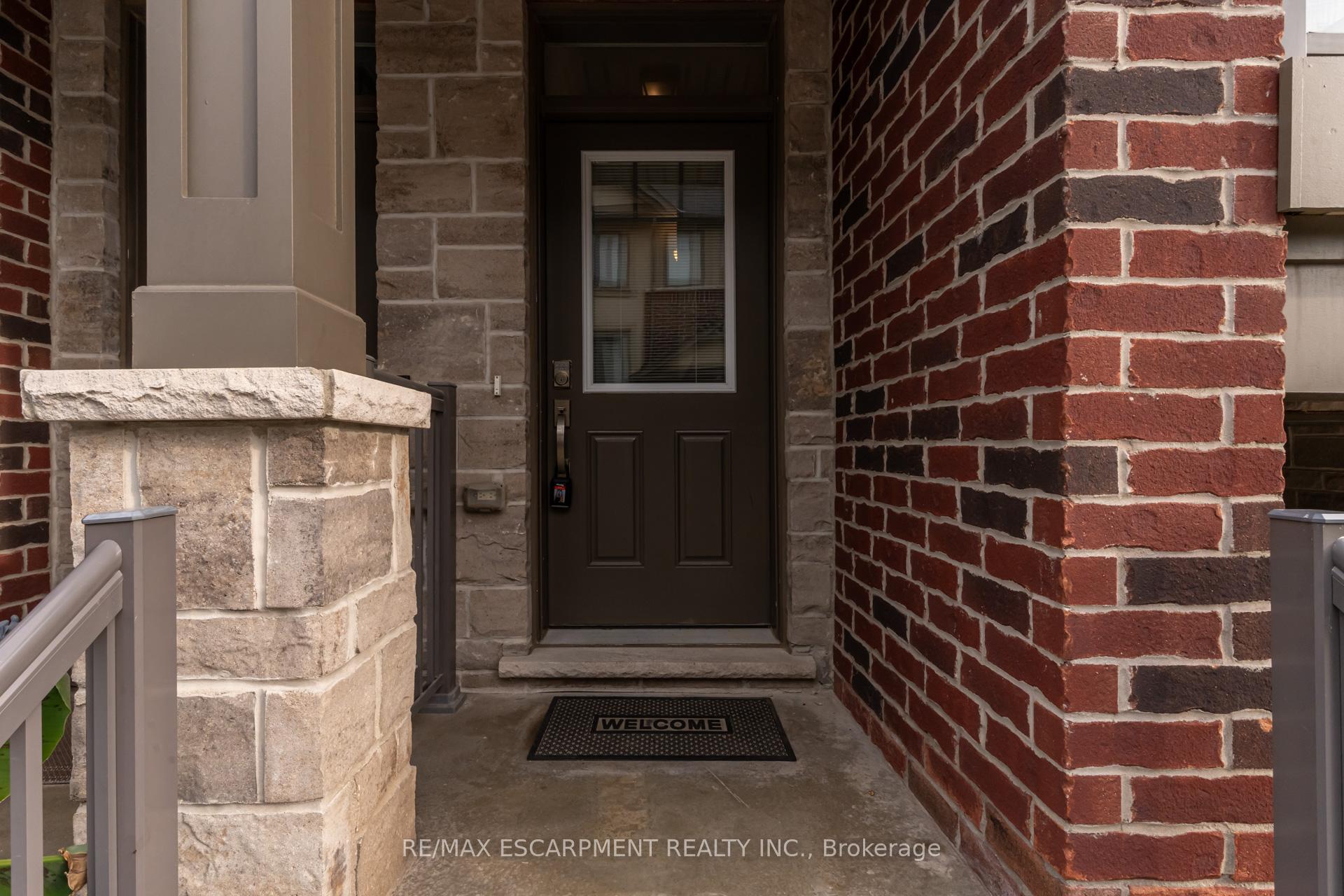 Photo 7 of 13 Pringle Lane, Hamilton, Ancaster — HOMEH