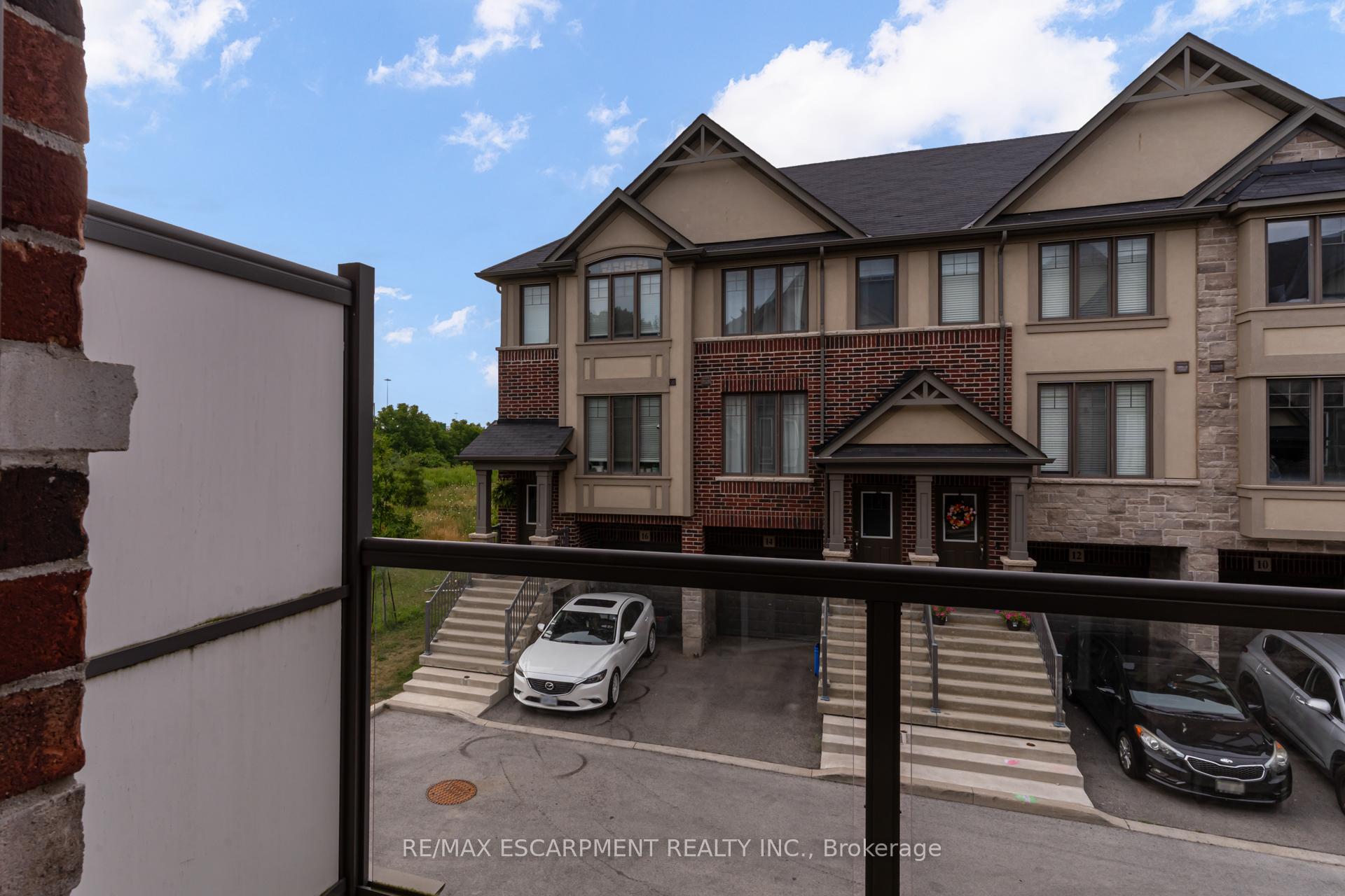 Photo 12 of 13 Pringle Lane, Hamilton, Ancaster — HOMEH