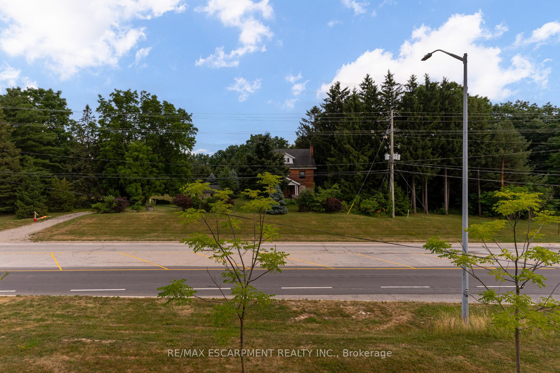 Photo 15 of 13 Pringle Lane, Hamilton, Ancaster — HOMEH