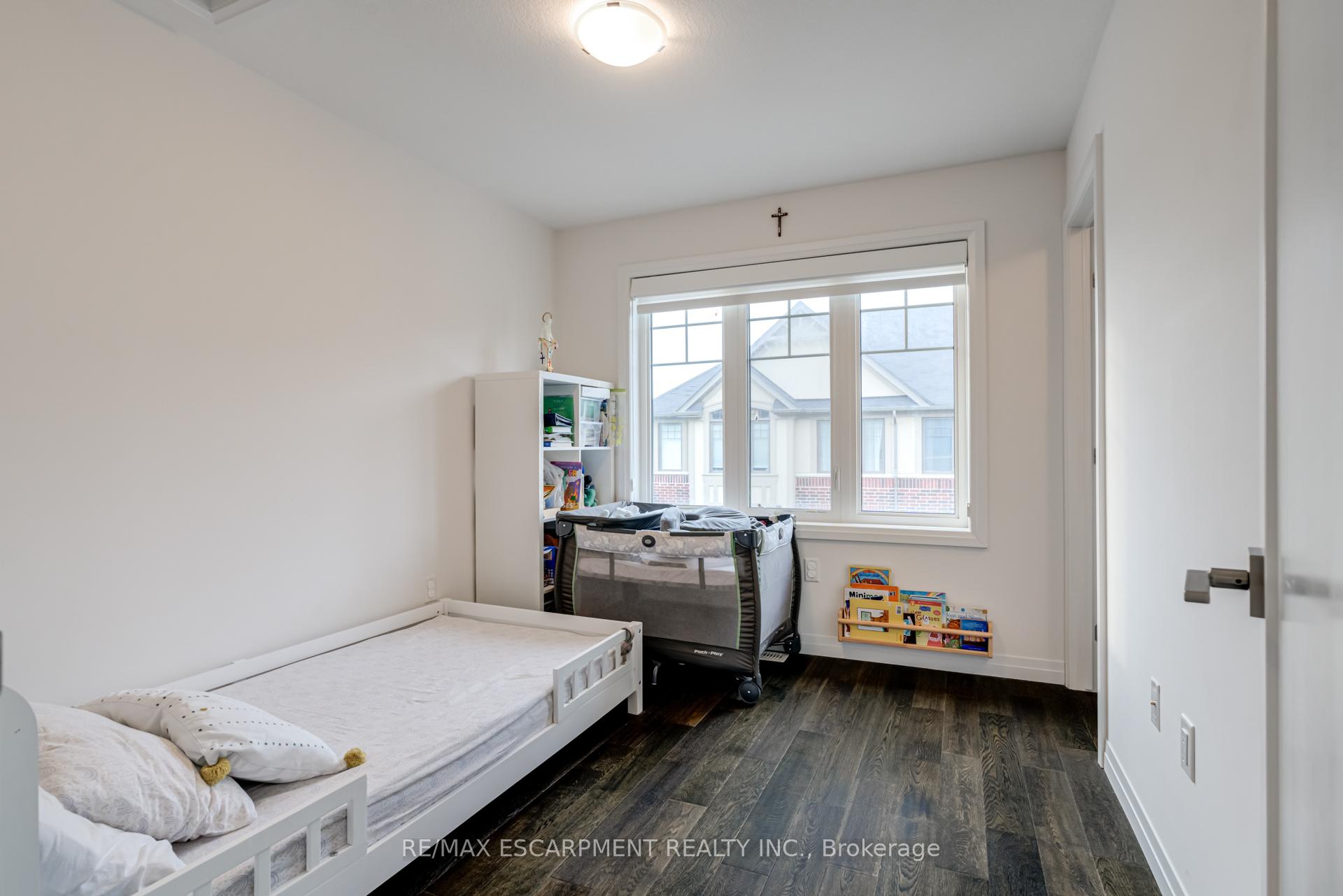 Photo 18 of 13 Pringle Lane, Hamilton, Ancaster — HOMEH