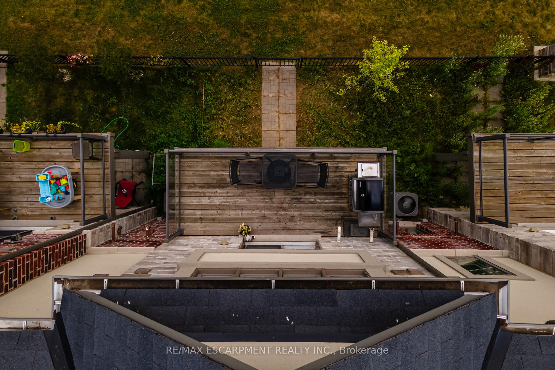 Photo 26 of 13 Pringle Lane, Hamilton, Ancaster — HOMEH