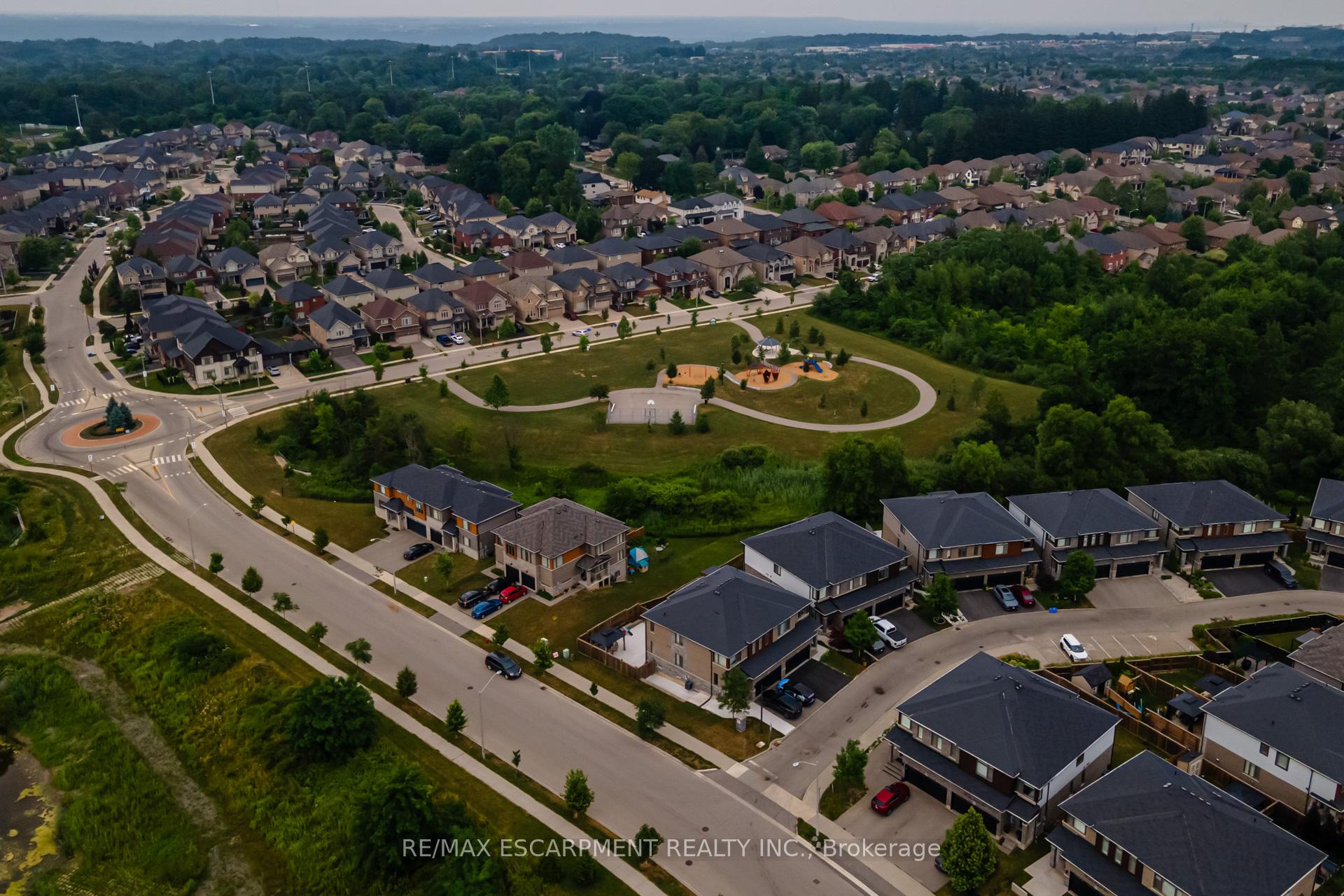 Photo 33 of 13 Pringle Lane, Hamilton, Ancaster — HOMEH