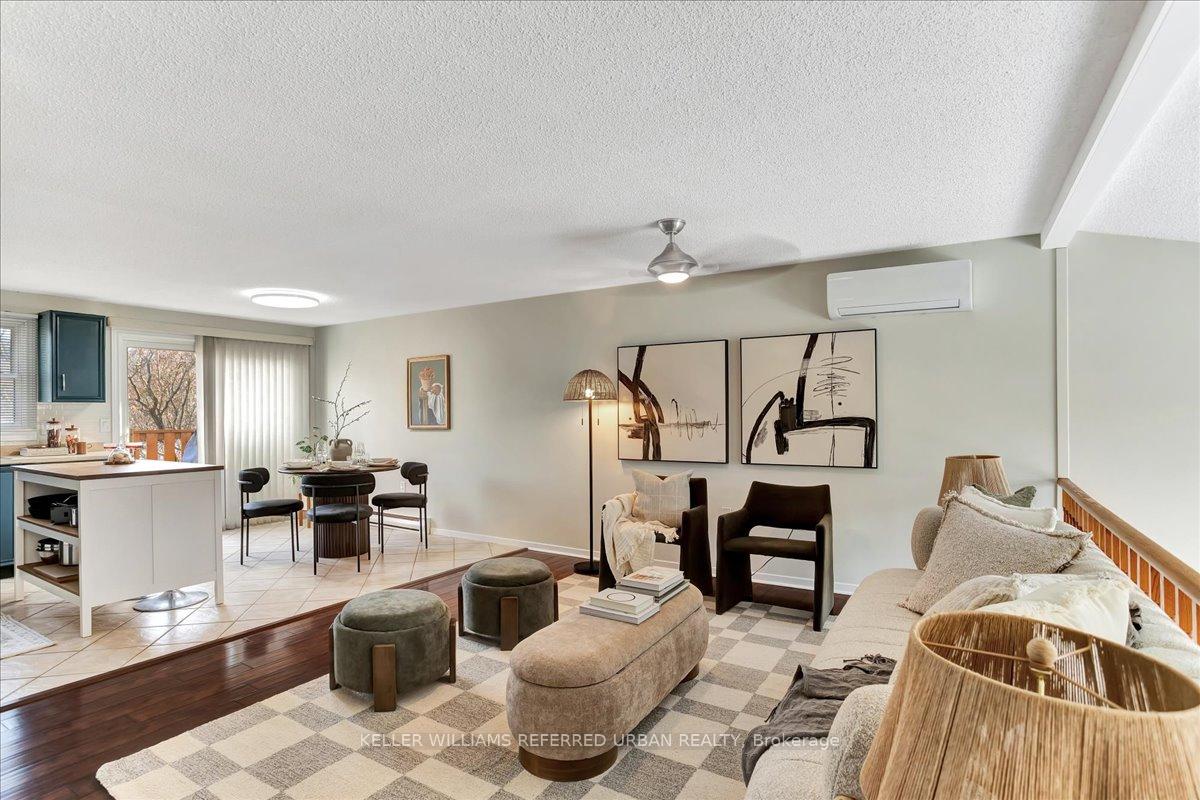 Photo 2 of 39 Doris Drive, Barrie, Allandale Heights — HOMEH
