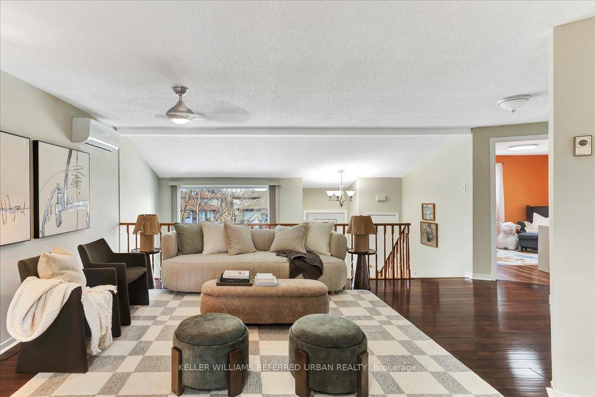 Photo 4 of 39 Doris Drive, Barrie, Allandale Heights — HOMEH