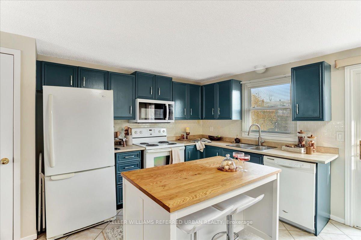 Photo 17 of 39 Doris Drive, Barrie, Allandale Heights — HOMEH