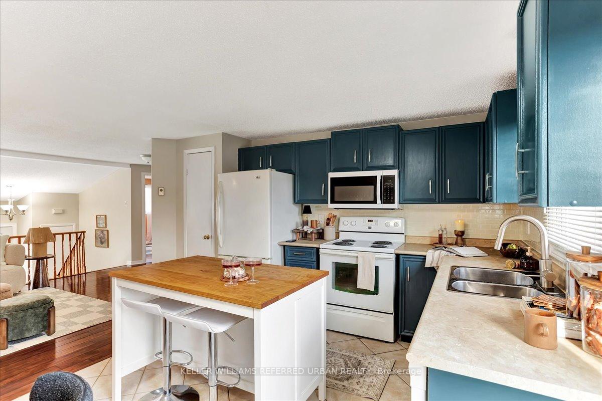 Photo 16 of 39 Doris Drive, Barrie, Allandale Heights — HOMEH