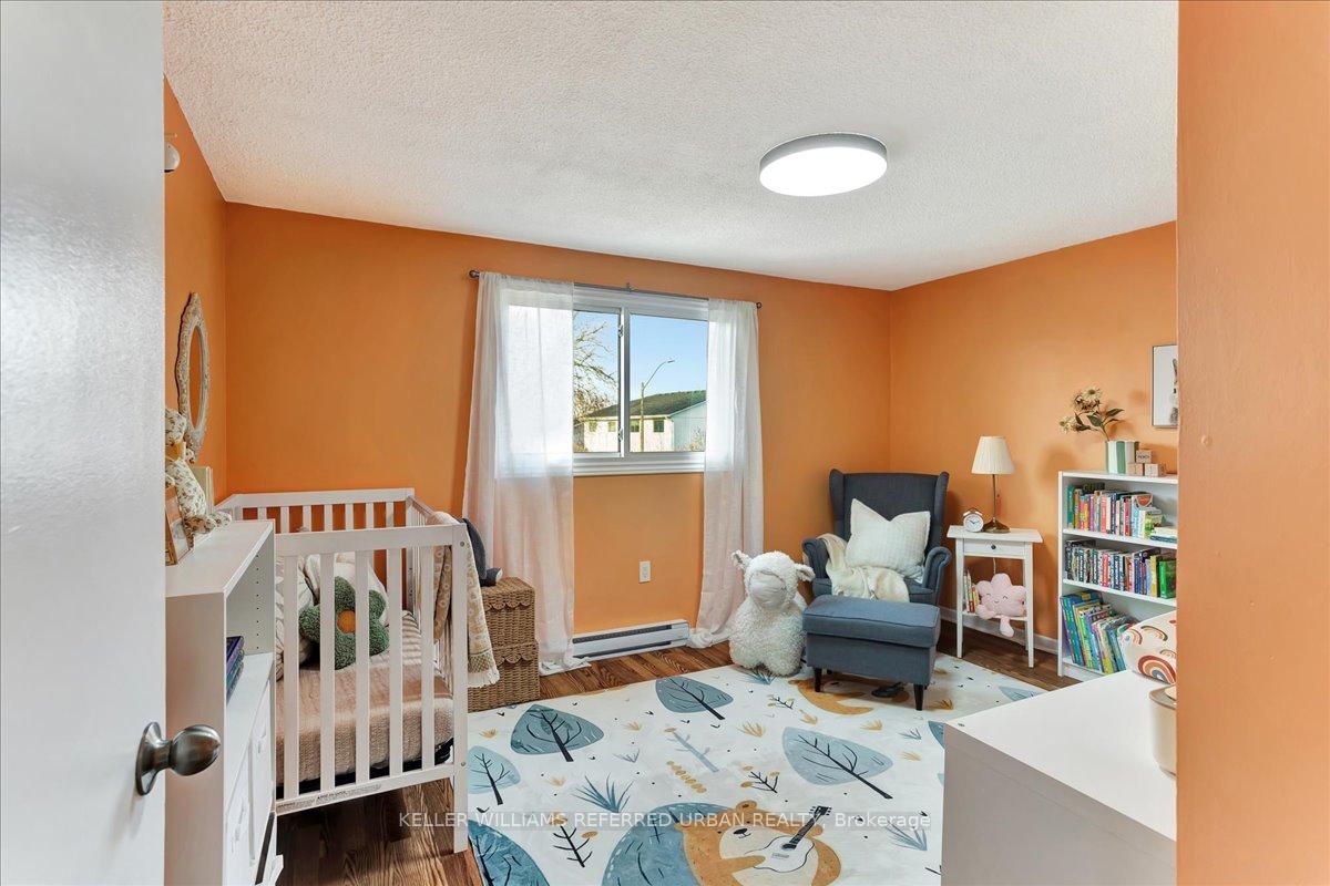 Photo 10 of 39 Doris Drive, Barrie, Allandale Heights — HOMEH