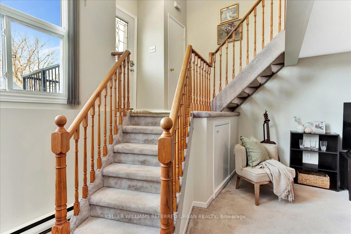 Photo 13 of 39 Doris Drive, Barrie, Allandale Heights — HOMEH