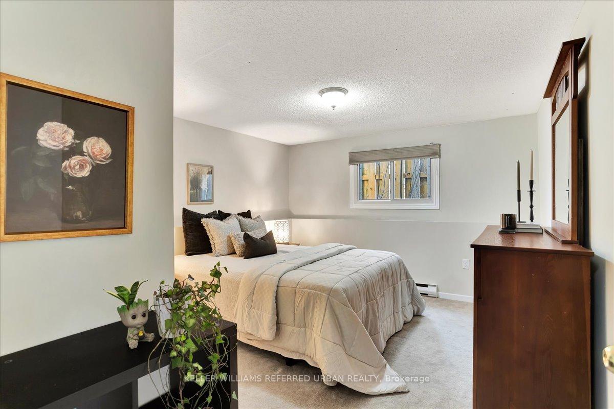 Photo 12 of 39 Doris Drive, Barrie, Allandale Heights — HOMEH