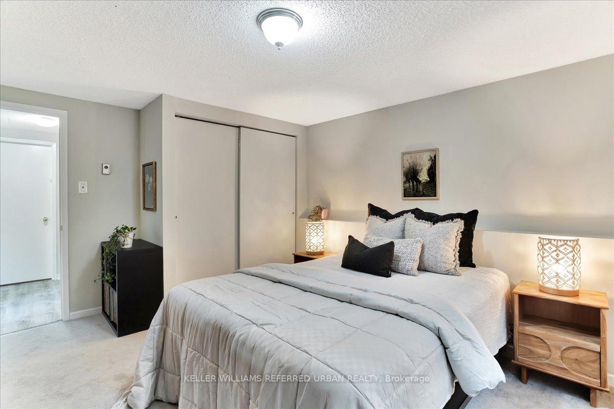 Photo 19 of 39 Doris Drive, Barrie, Allandale Heights — HOMEH