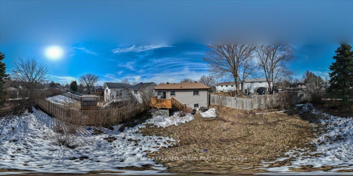 Photo 32 of 39 Doris Drive, Barrie, Allandale Heights — HOMEH