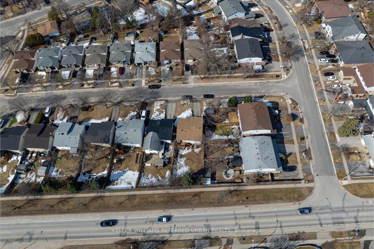Photo 40 of 39 Doris Drive, Barrie, Allandale Heights — HOMEH