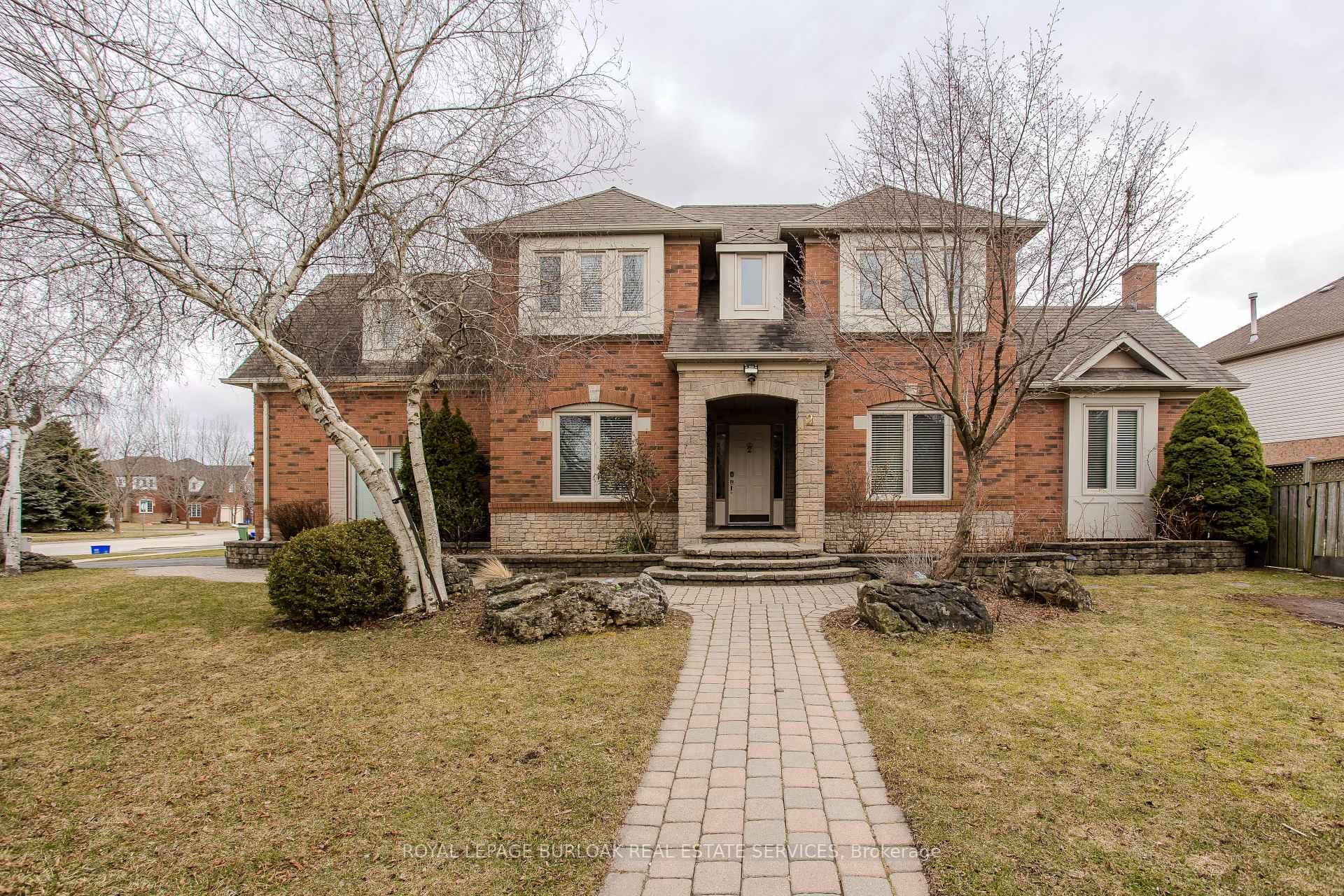 Photo 1 of 2 Heathfield Crescent, Hamilton, Waterdown — HOMEH