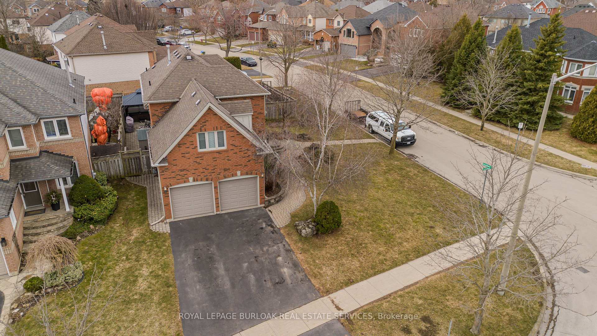 Photo 6 of 2 Heathfield Crescent, Hamilton, Waterdown — HOMEH