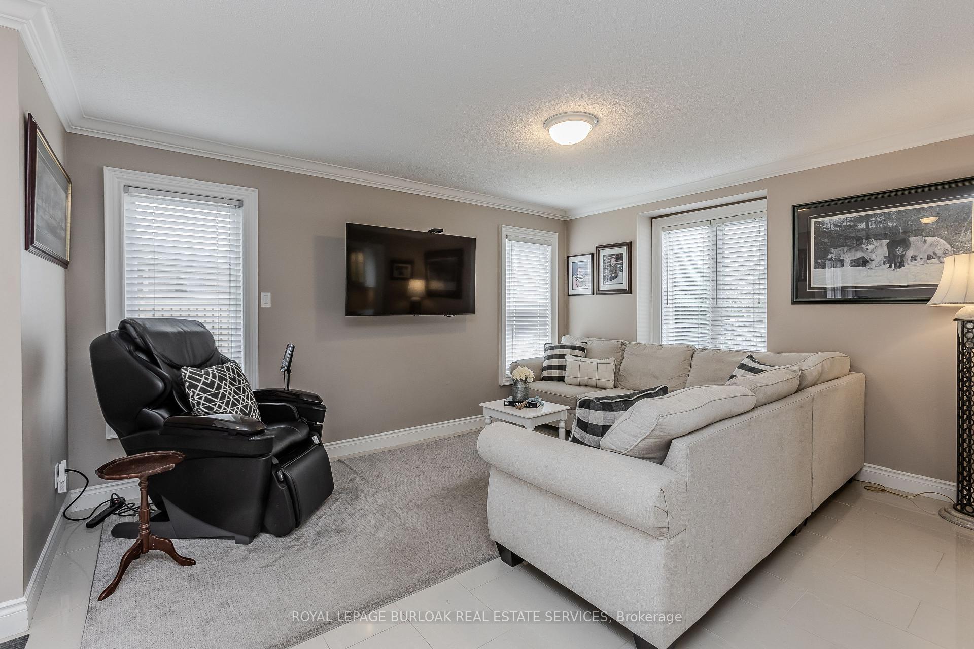 Photo 8 of 2 Heathfield Crescent, Hamilton, Waterdown — HOMEH