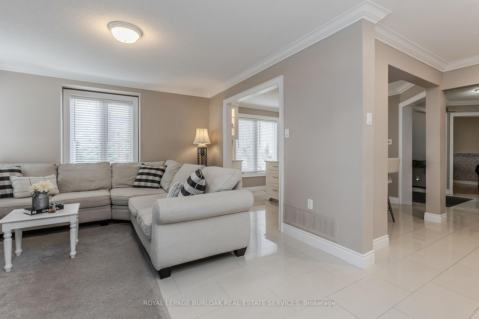 Photo 9 of 2 Heathfield Crescent, Hamilton, Waterdown — HOMEH