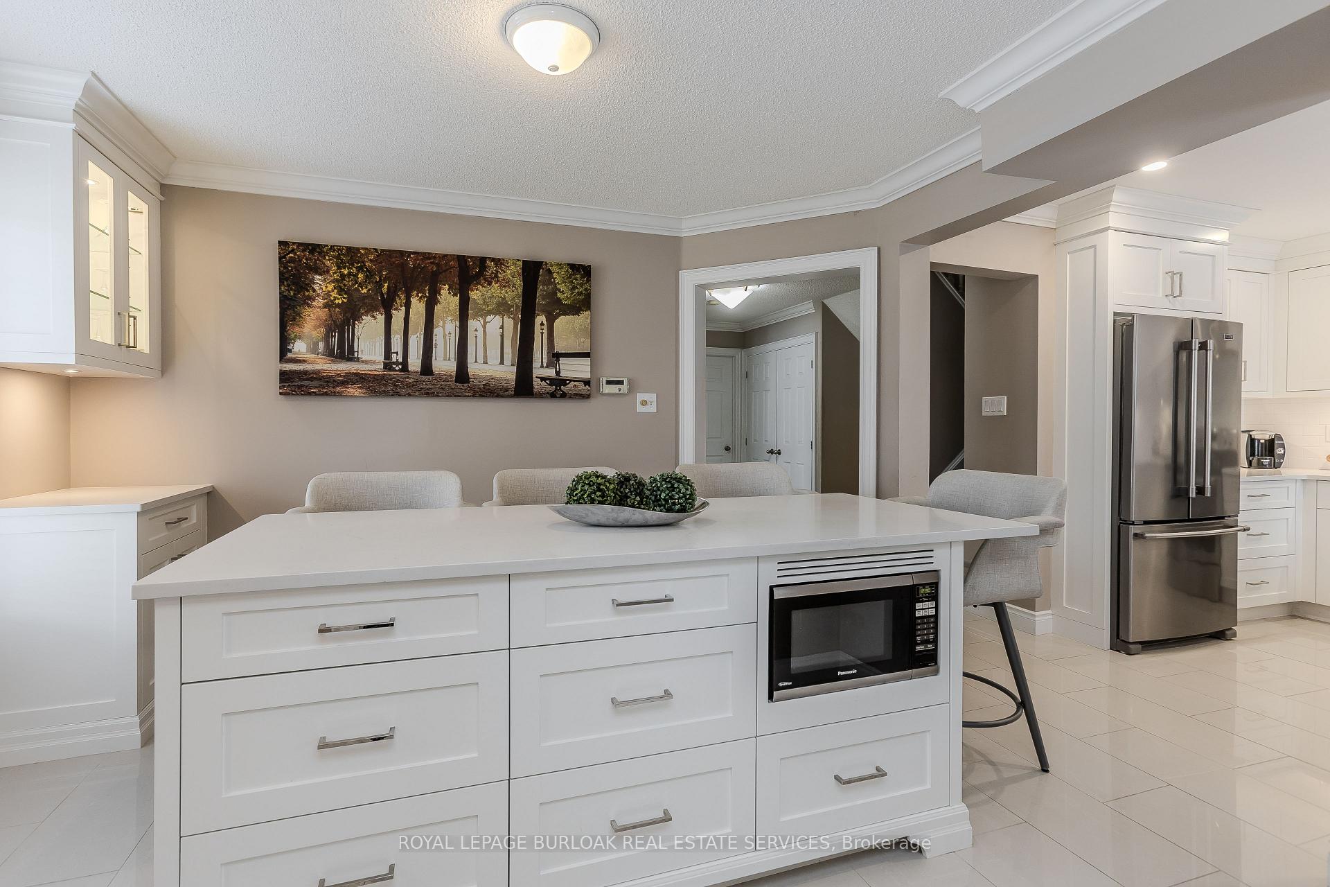 Photo 7 of 2 Heathfield Crescent, Hamilton, Waterdown — HOMEH