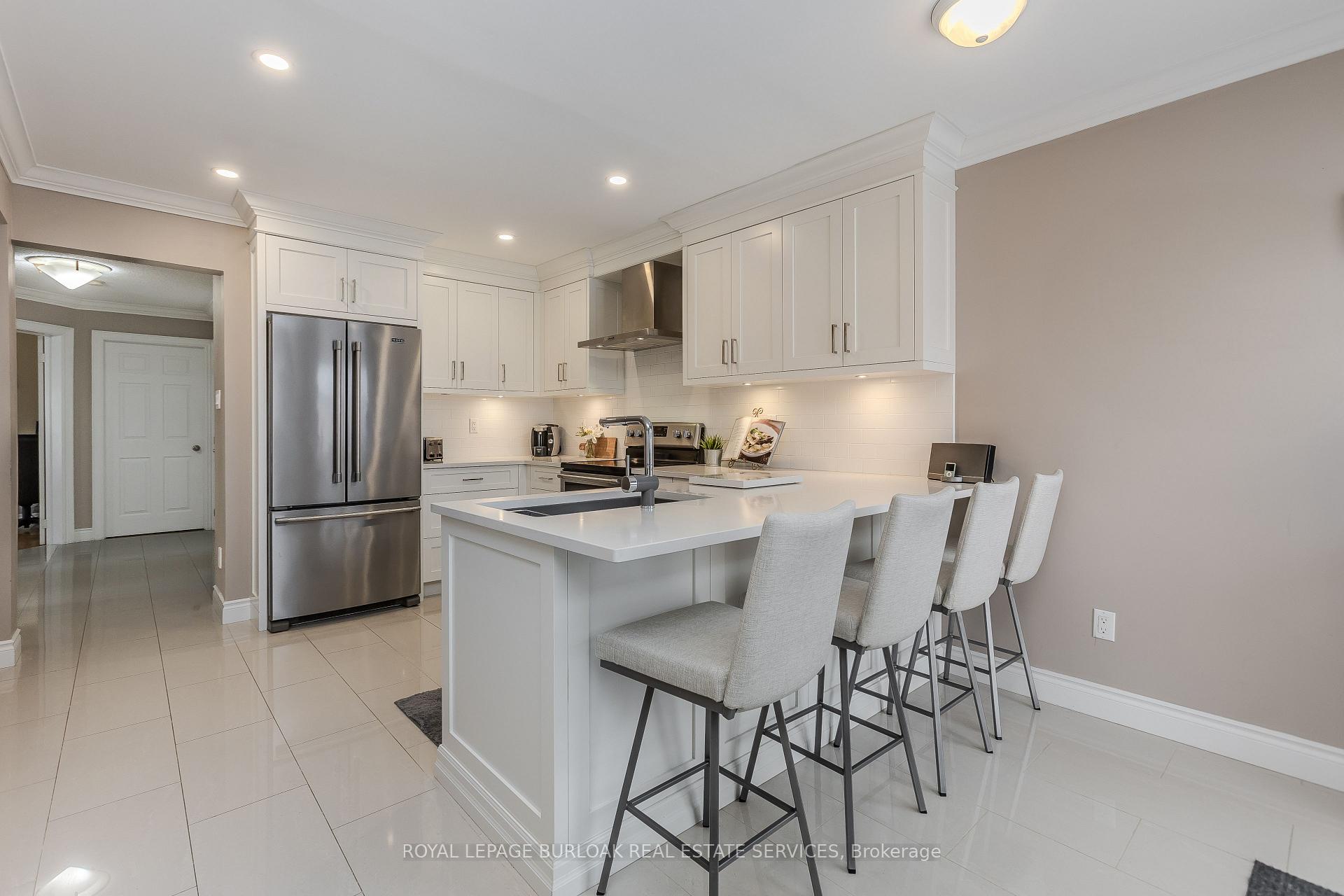Photo 31 of 2 Heathfield Crescent, Hamilton, Waterdown — HOMEH