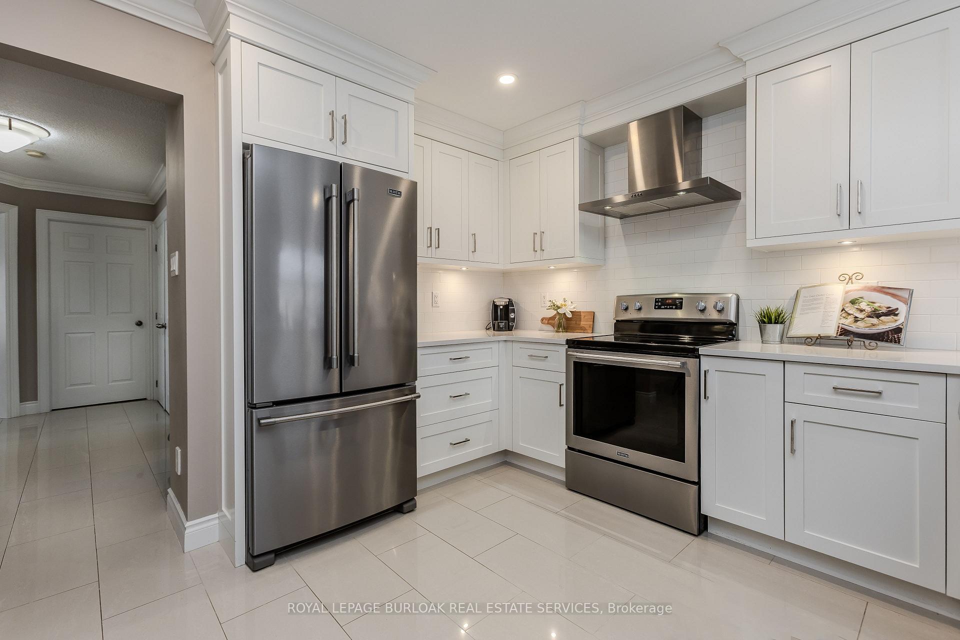 Photo 16 of 2 Heathfield Crescent, Hamilton, Waterdown — HOMEH