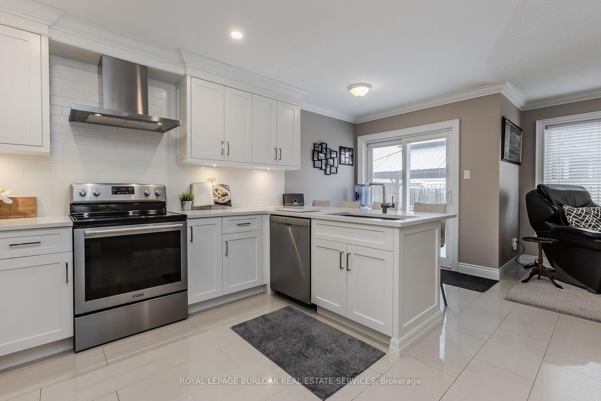 Photo 33 of 2 Heathfield Crescent, Hamilton, Waterdown — HOMEH
