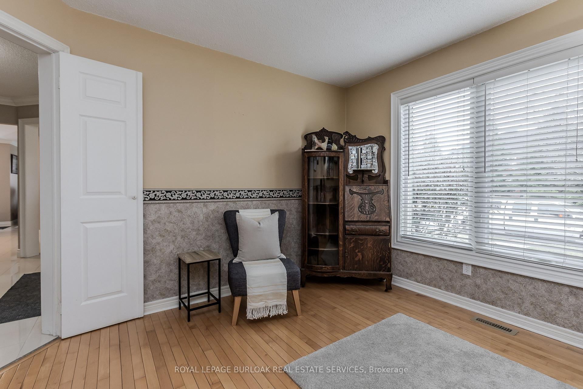 Photo 18 of 2 Heathfield Crescent, Hamilton, Waterdown — HOMEH