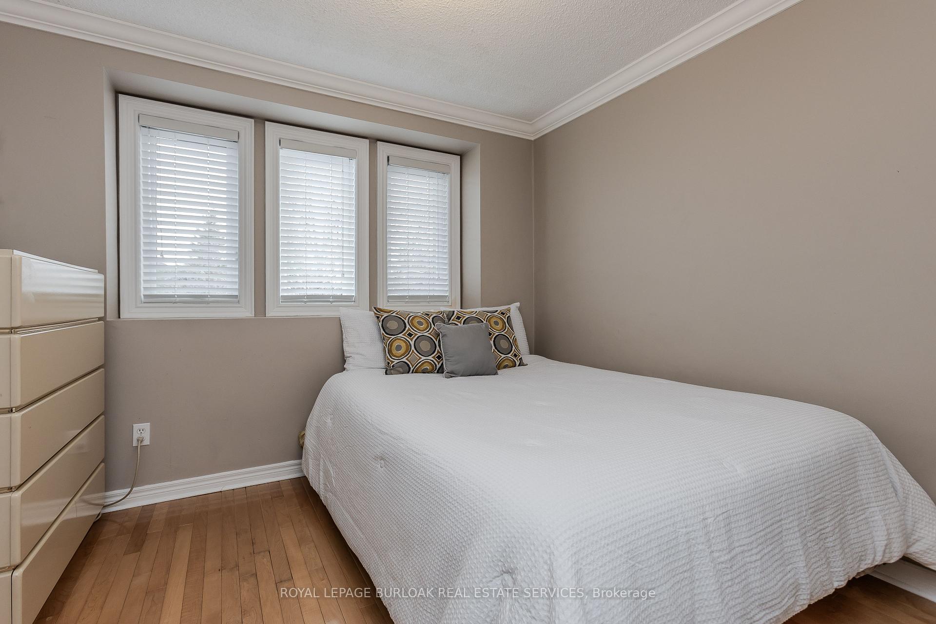 Photo 12 of 2 Heathfield Crescent, Hamilton, Waterdown — HOMEH